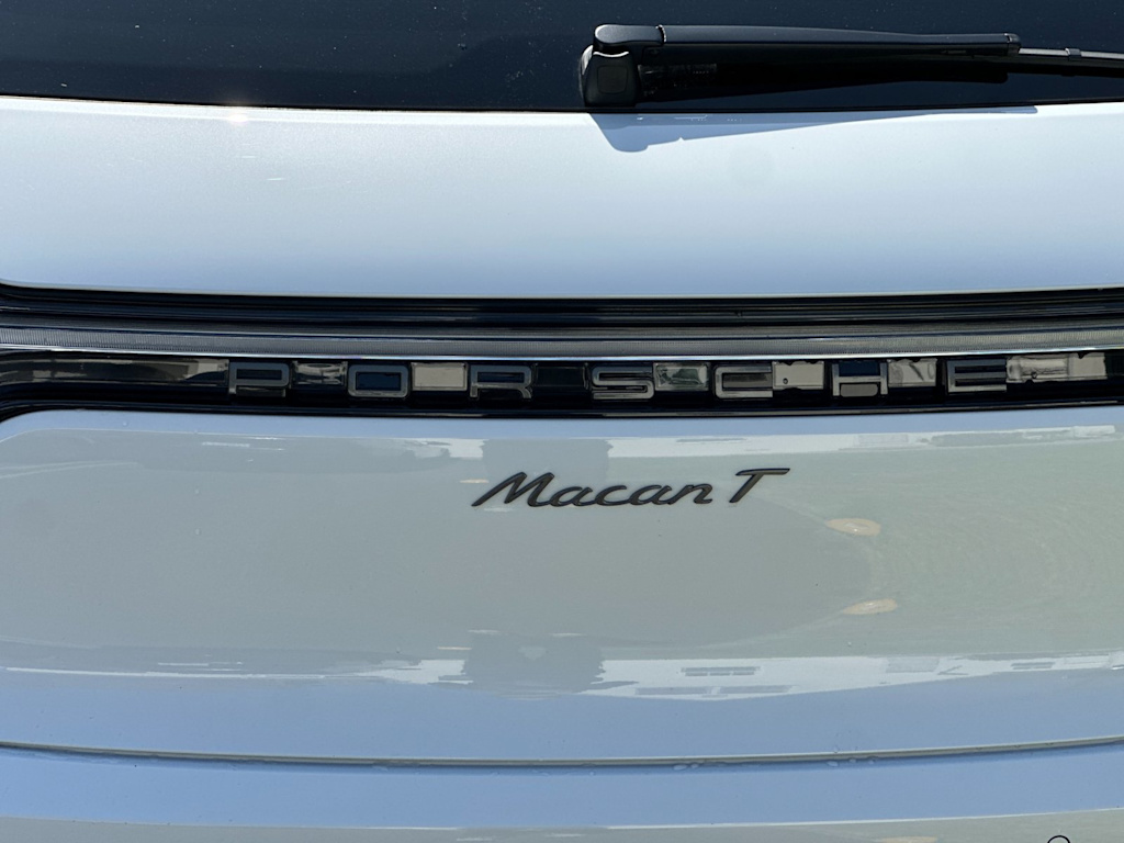 Thumbnail: 2026 Porsche Macan - 33