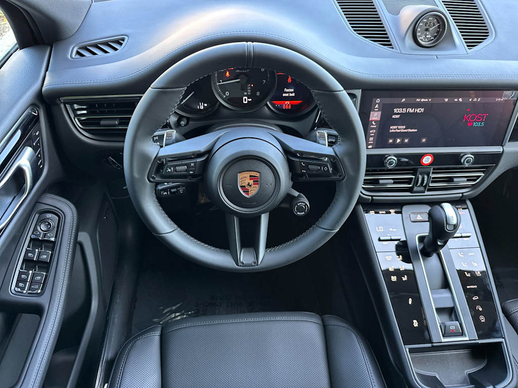 Thumbnail: 2026 Porsche Macan - 8