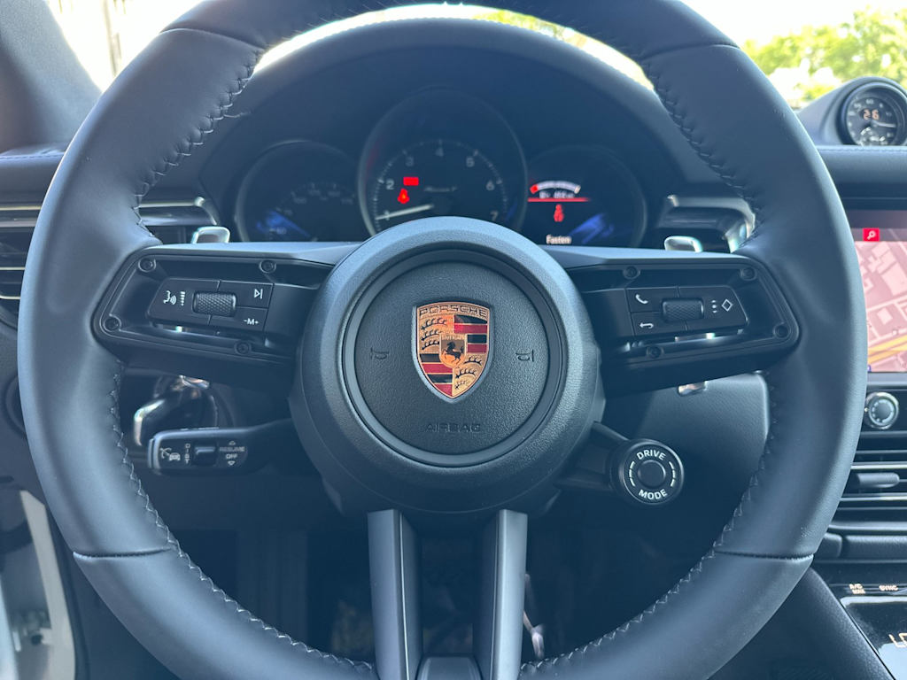 Thumbnail: 2026 Porsche Macan - 12
