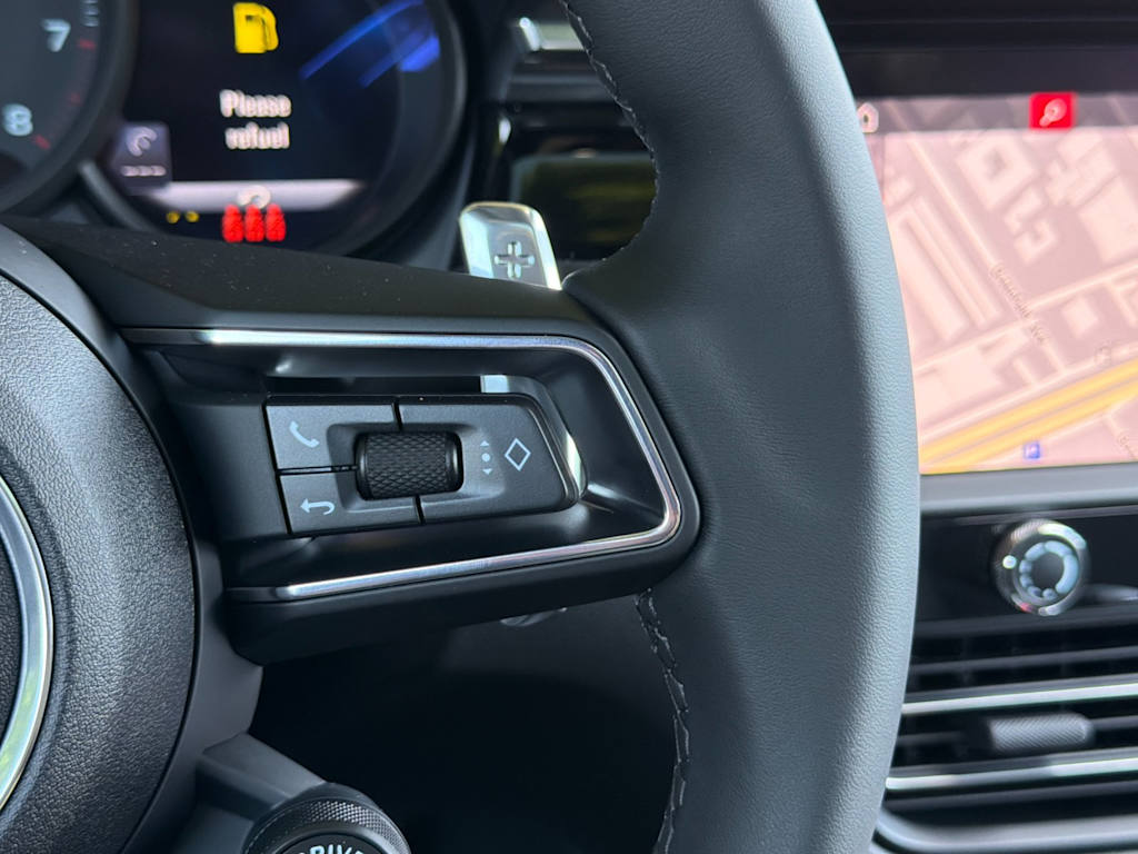 Thumbnail: 2026 Porsche Macan - 31
