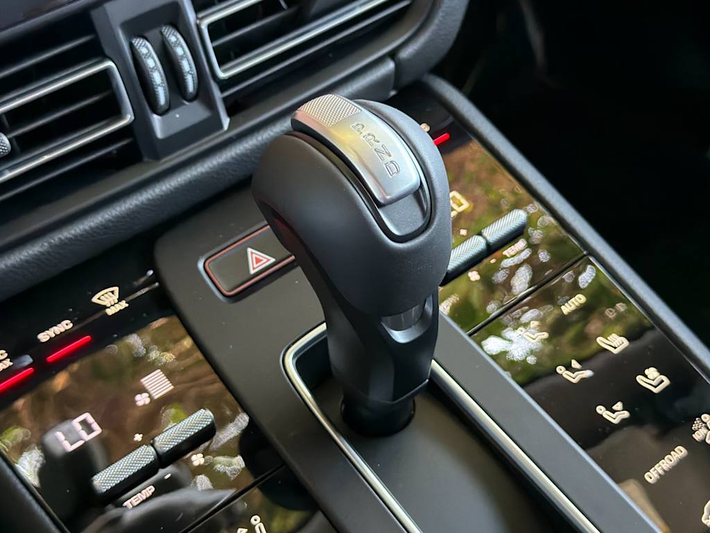 Thumbnail: 2026 Porsche Macan - 29