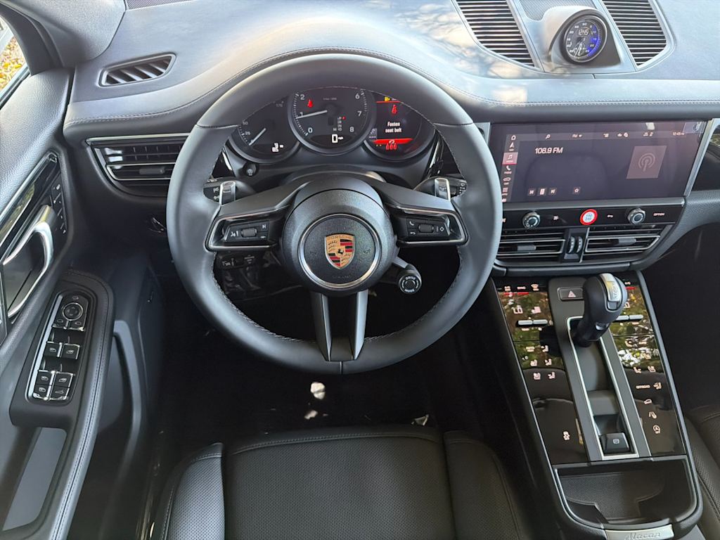 Thumbnail: 2026 Porsche Macan - 9