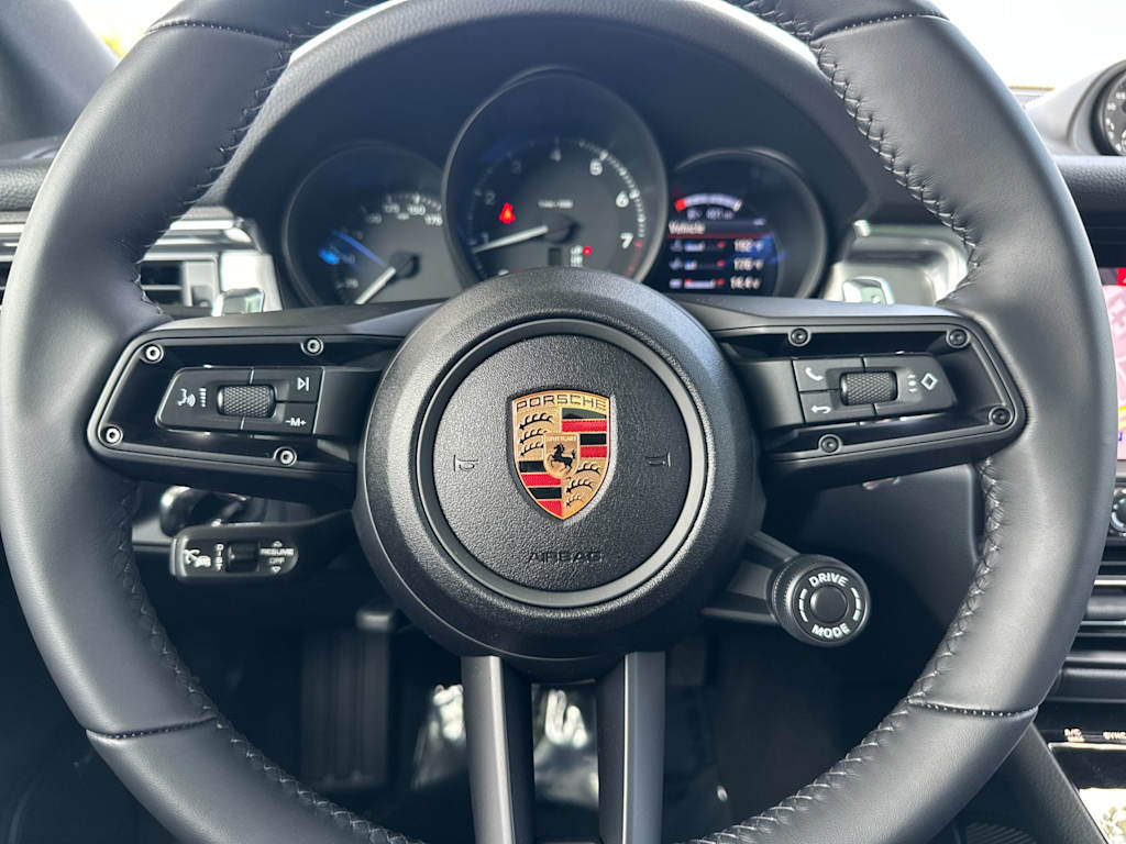 Thumbnail: 2026 Porsche Macan - 30