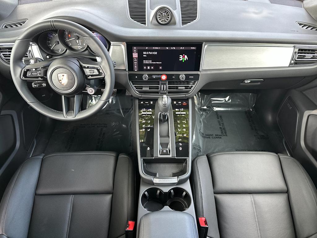 Thumbnail: 2026 Porsche Macan - 9