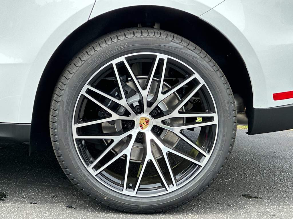 Thumbnail: 2026 Porsche Macan - 8