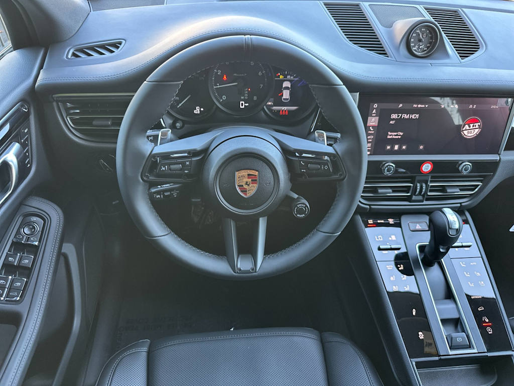 Thumbnail: 2026 Porsche Macan - 9