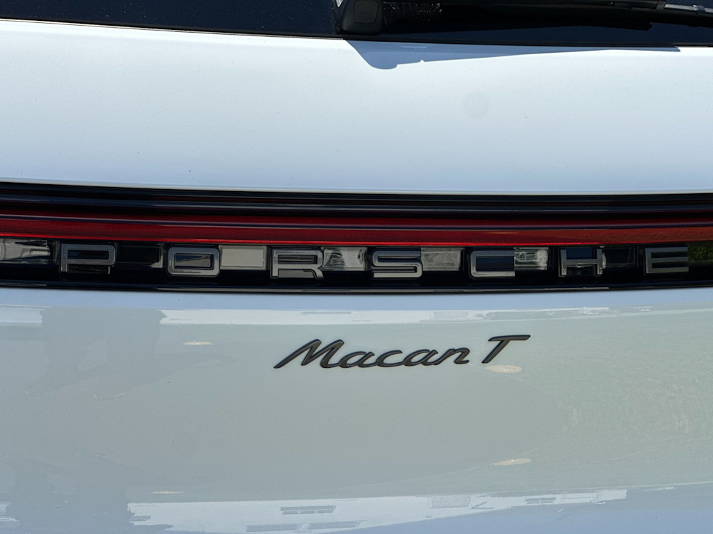 Thumbnail: 2026 Porsche Macan - 7