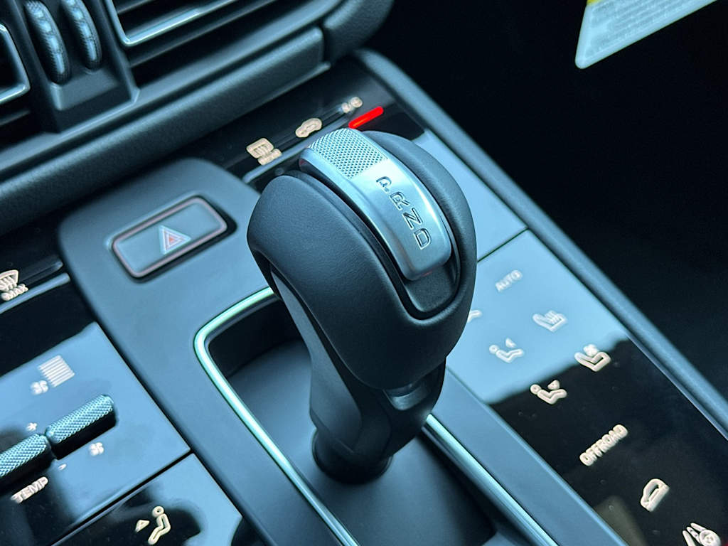 Thumbnail: 2026 Porsche Macan - 29
