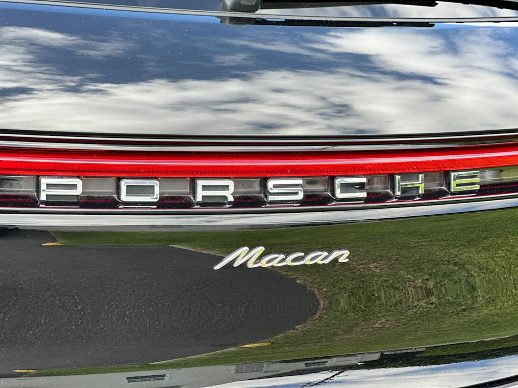 Thumbnail: 2022 Porsche Macan - 33