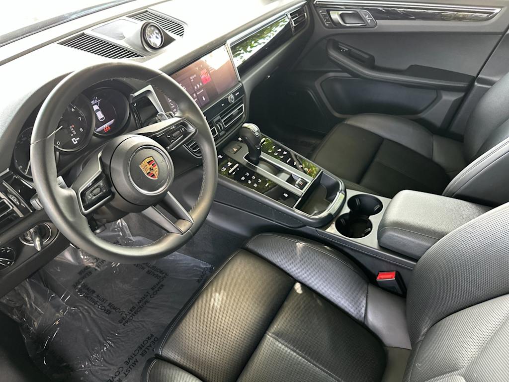 Thumbnail: 2022 Porsche Macan - 2