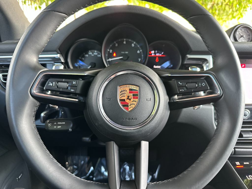 Thumbnail: 2022 Porsche Macan - 29