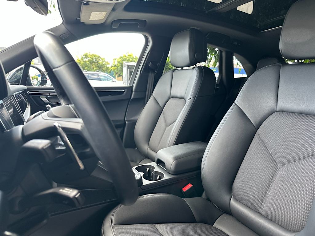 Thumbnail: 2024 Porsche Macan - 9