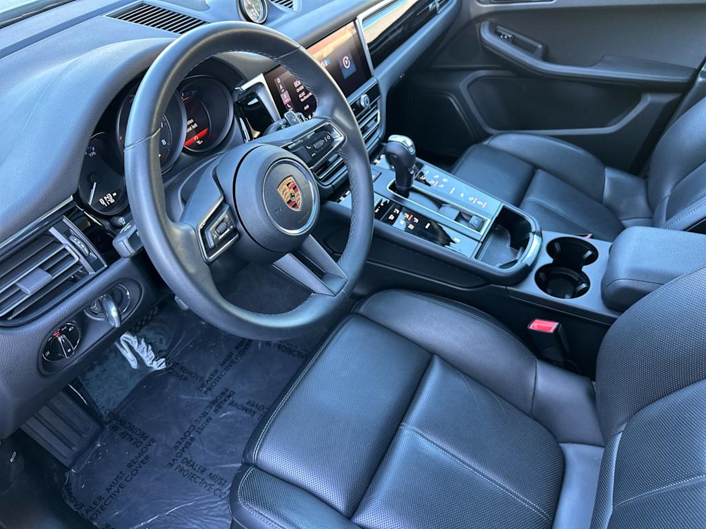 Thumbnail: 2025 Porsche Macan - 10