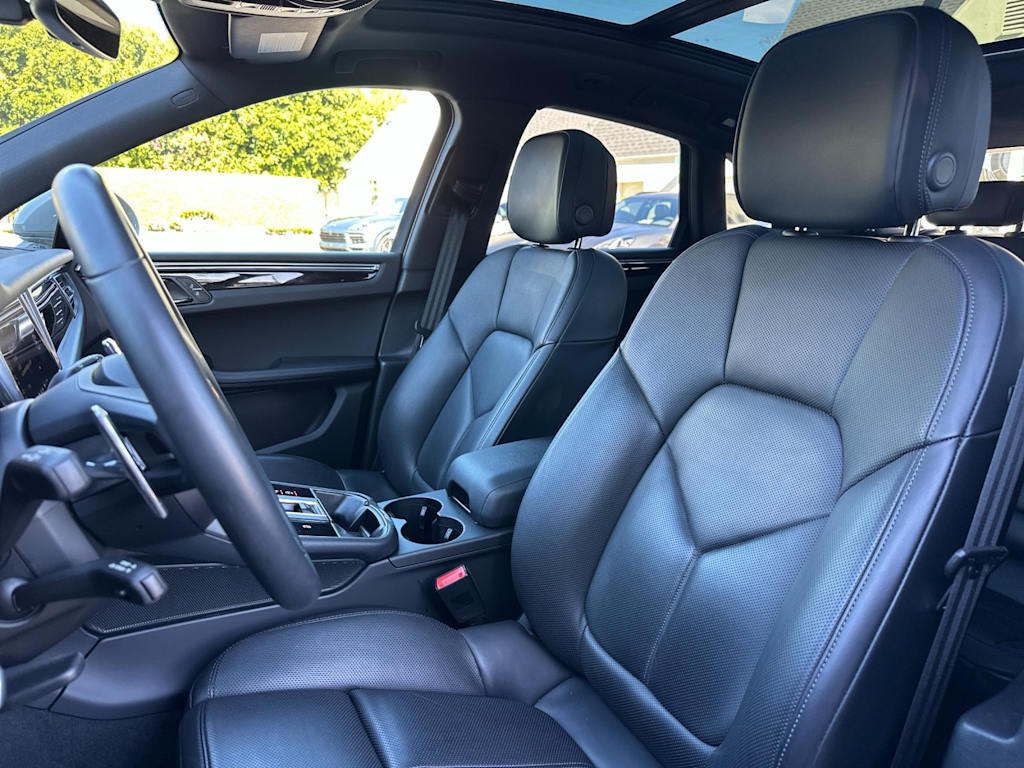 Thumbnail: 2025 Porsche Macan - 11