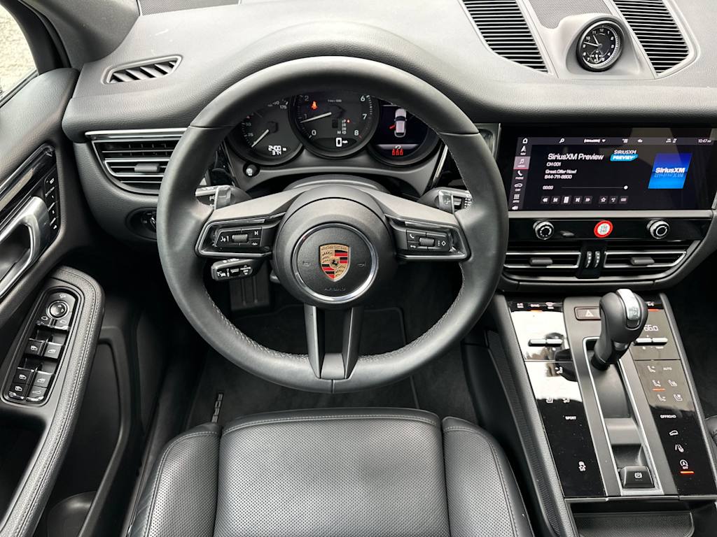 Thumbnail: 2025 Porsche Macan - 12