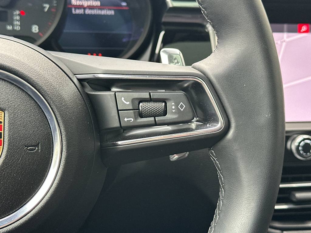 Thumbnail: 2025 Porsche Macan - 31