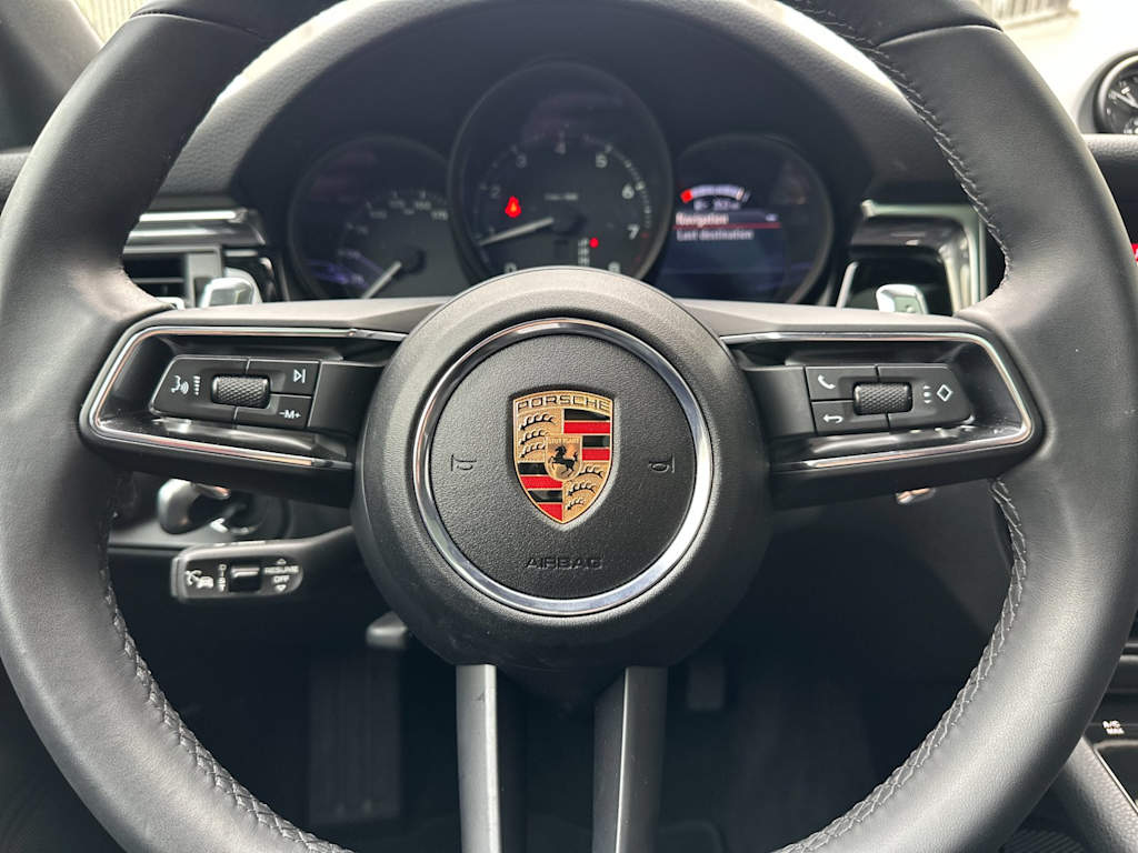 Thumbnail: 2025 Porsche Macan - 29