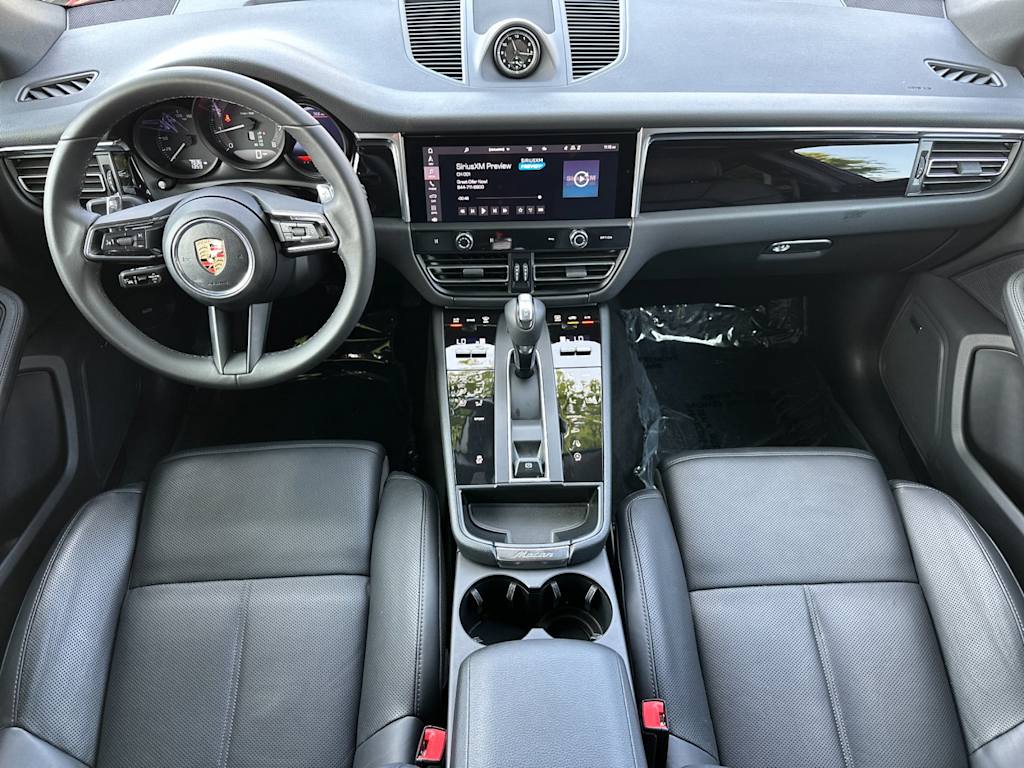 Thumbnail: 2025 Porsche Macan - 9