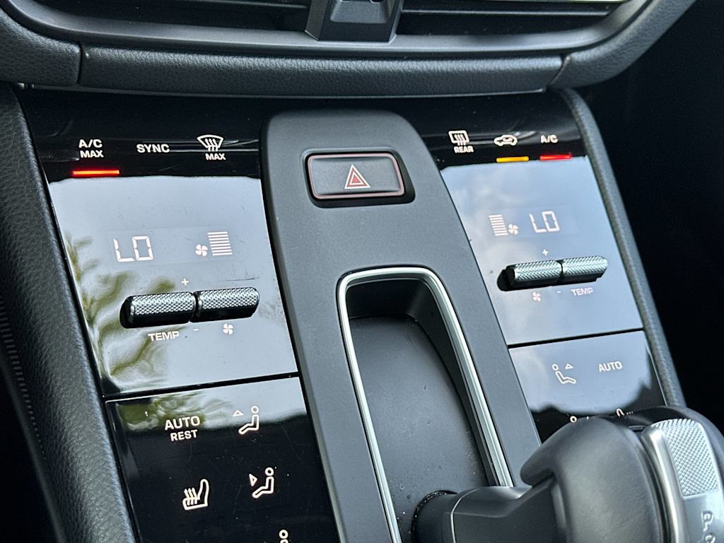 Thumbnail: 2025 Porsche Macan - 16