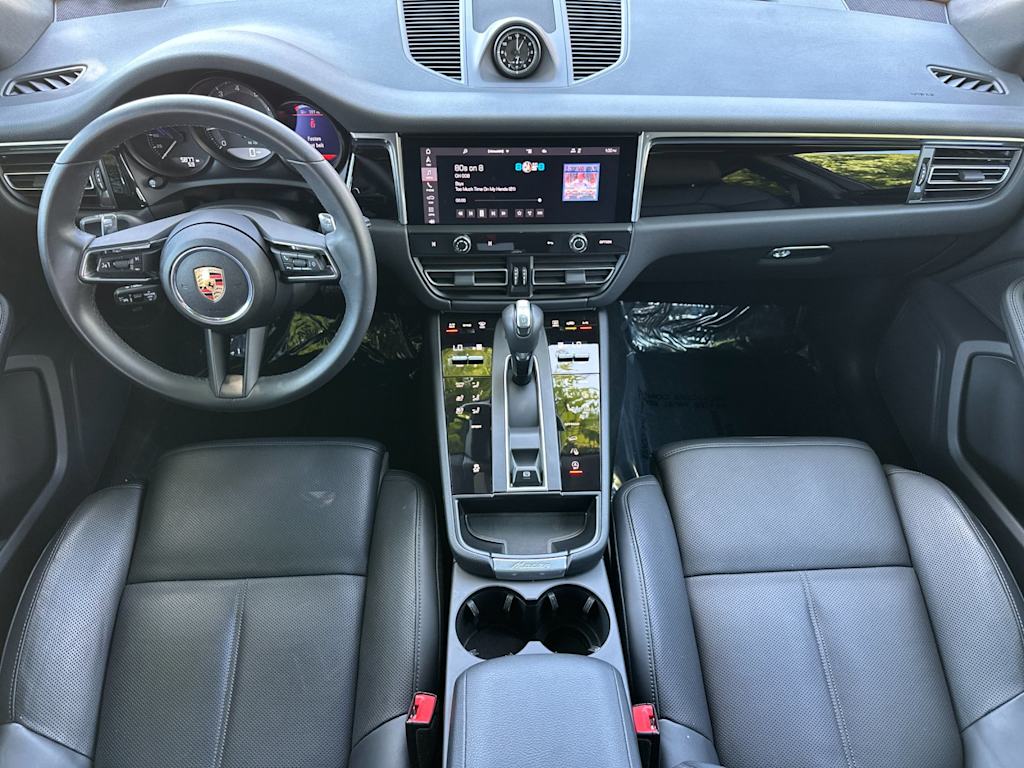 Thumbnail: 2025 Porsche Macan - 2