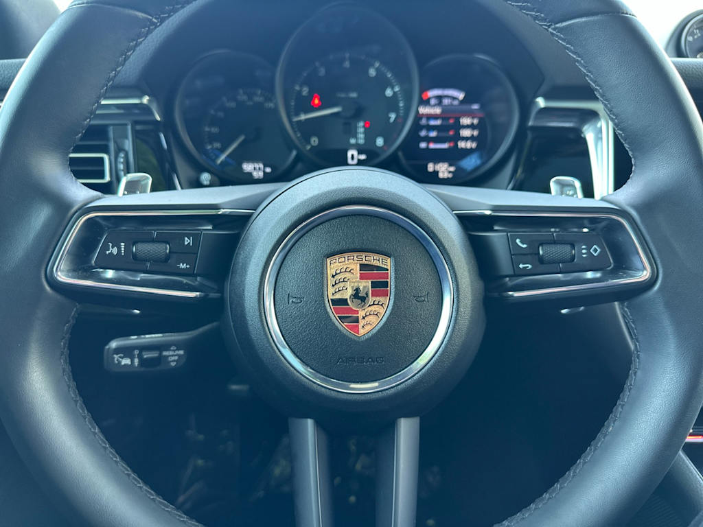Thumbnail: 2025 Porsche Macan - 29