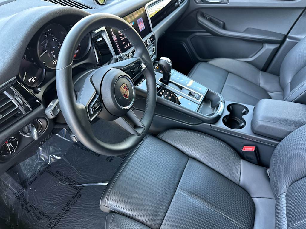 Thumbnail: 2025 Porsche Macan - 10