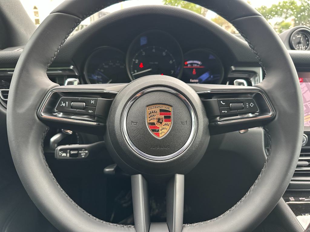 Thumbnail: 2025 Porsche Macan - 14
