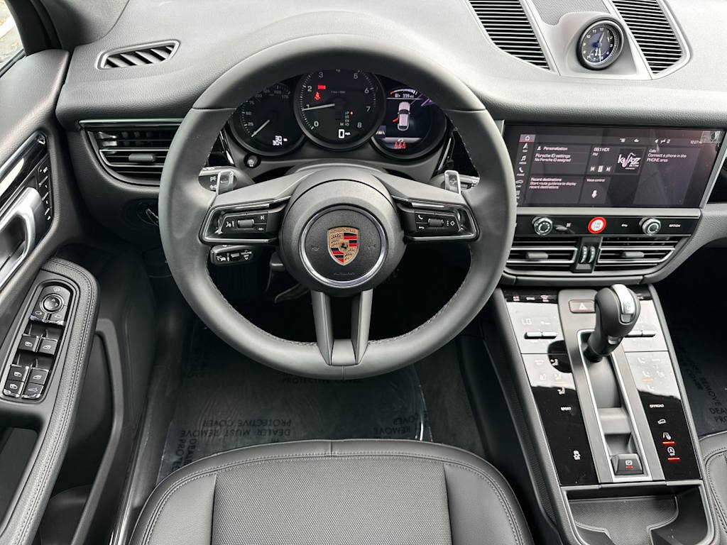 Thumbnail: 2025 Porsche Macan - 9