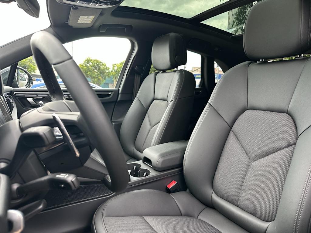 Thumbnail: 2025 Porsche Macan - 11