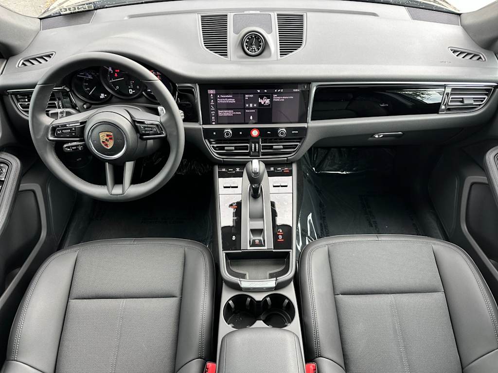 Thumbnail: 2025 Porsche Macan - 2