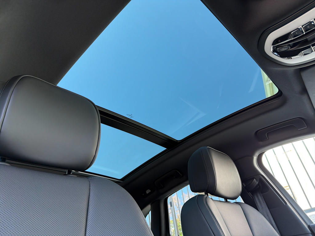Thumbnail: 2025 Porsche Macan - 24