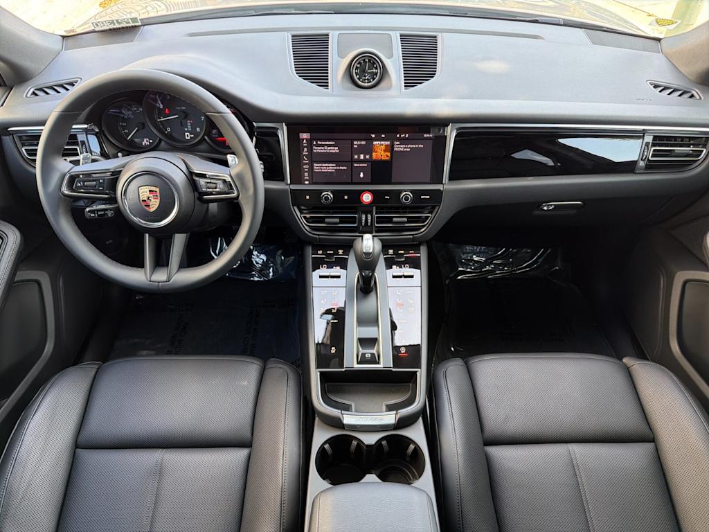 Thumbnail: 2025 Porsche Macan - 9