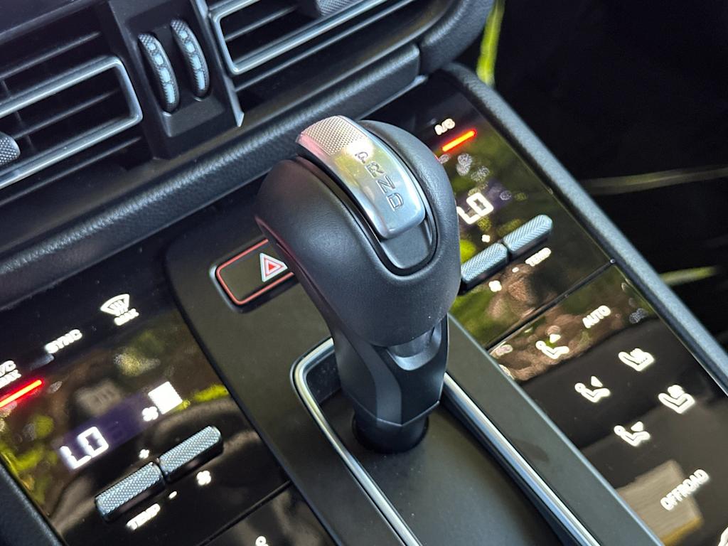 Thumbnail: 2026 Porsche Macan - 28