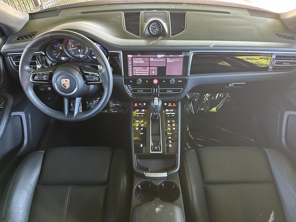 Thumbnail: 2026 Porsche Macan - 2