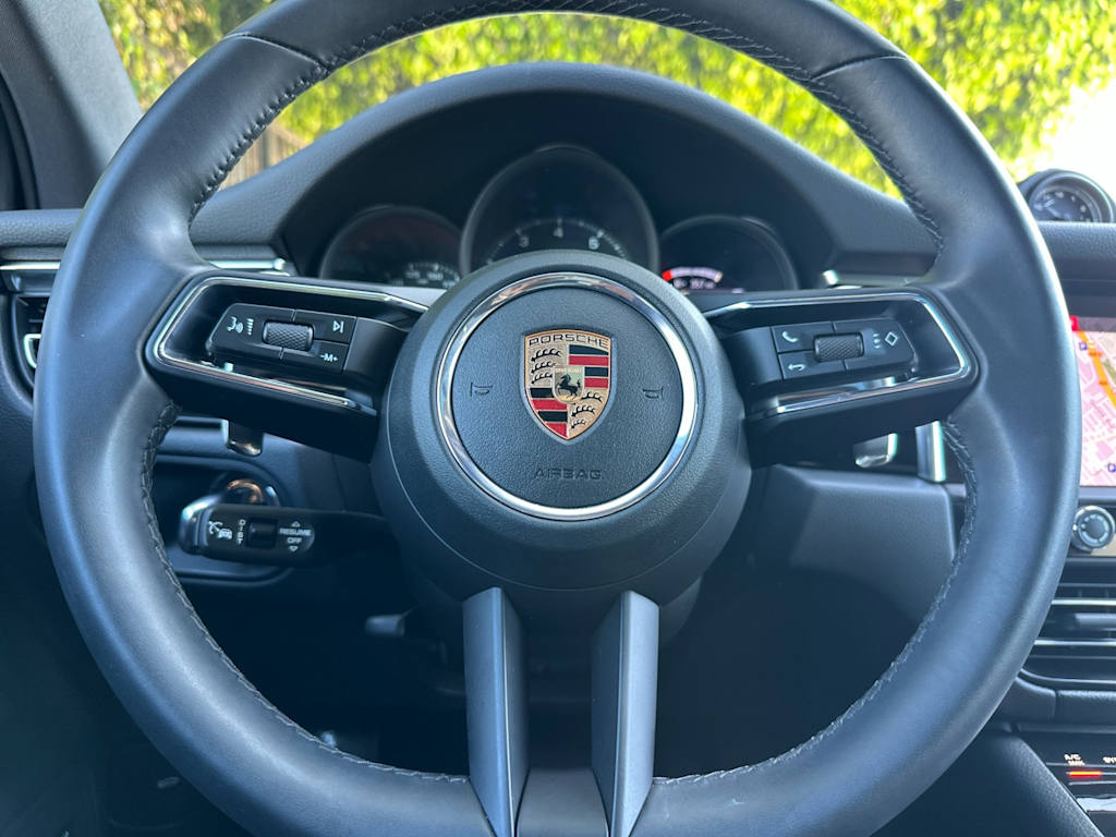 Thumbnail: 2026 Porsche Macan - 12