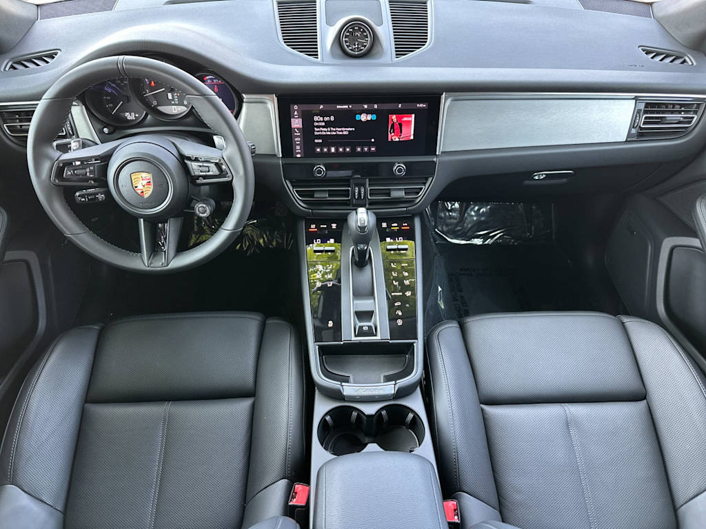 Thumbnail: 2026 Porsche Macan - 2
