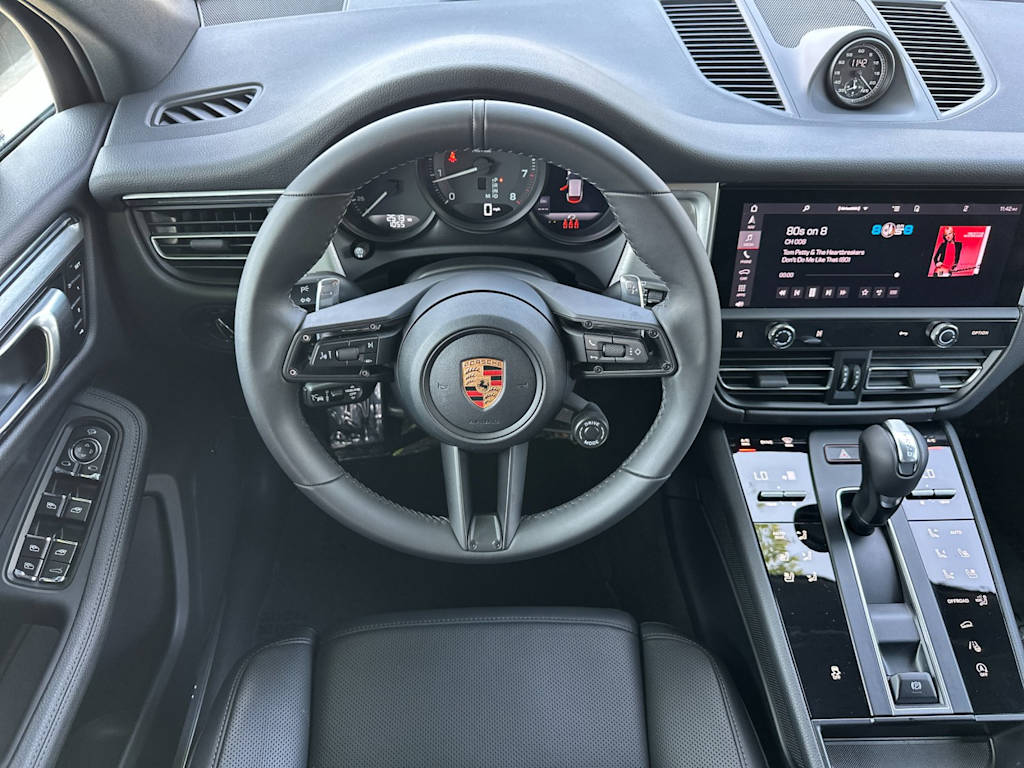 Thumbnail: 2026 Porsche Macan - 9