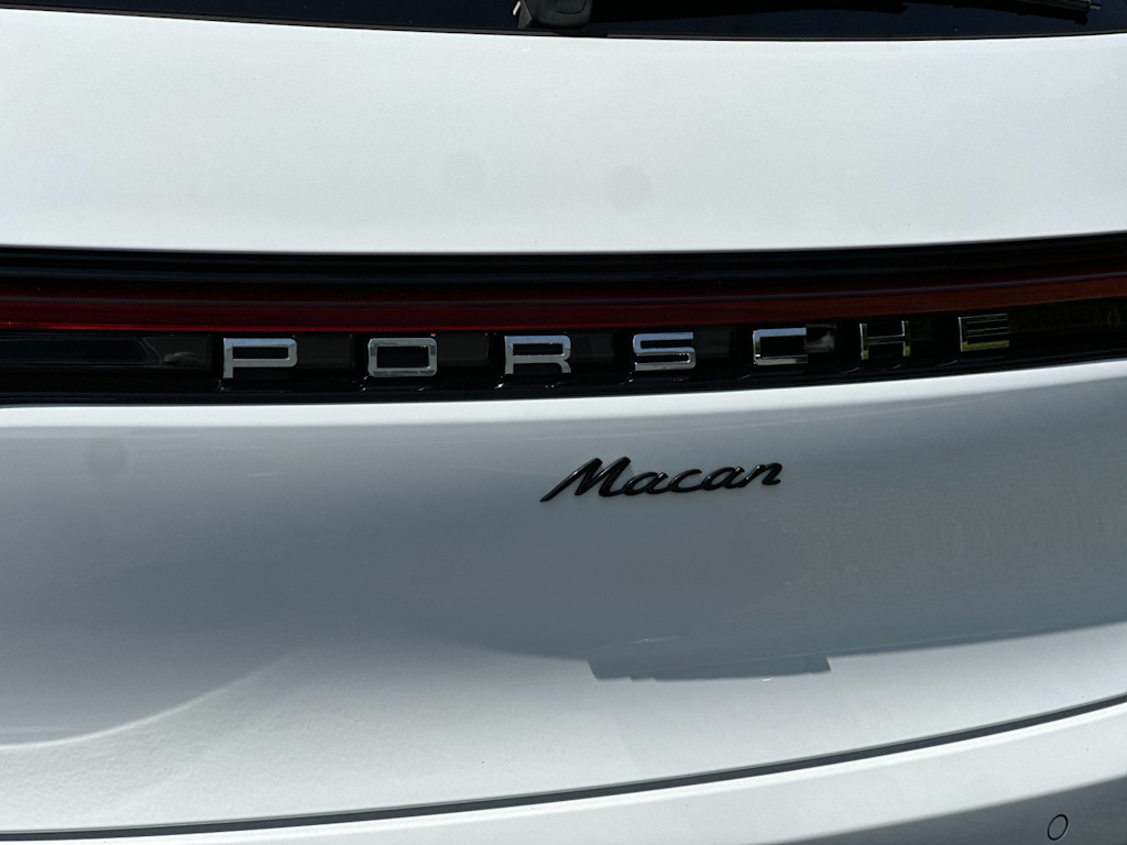 Thumbnail: 2026 Porsche Macan - 7