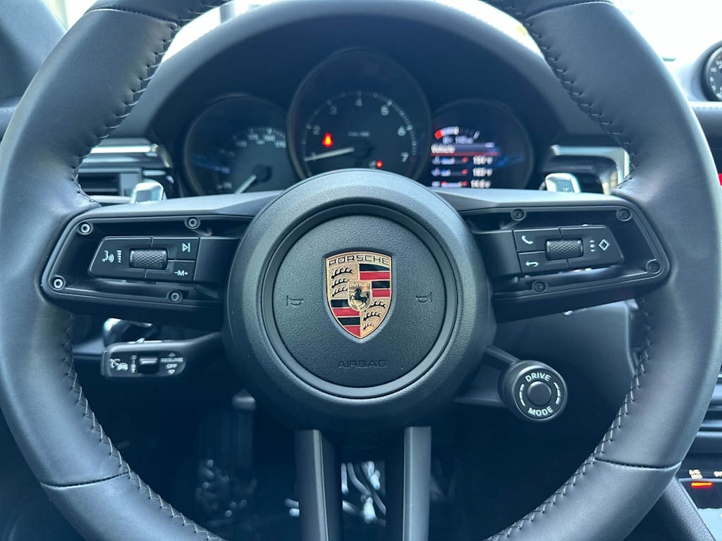 Thumbnail: 2026 Porsche Macan - 30