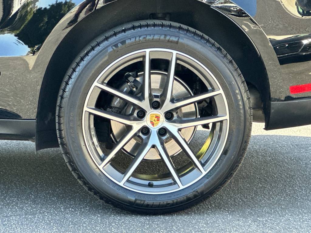 Thumbnail: 2026 Porsche Macan - 7