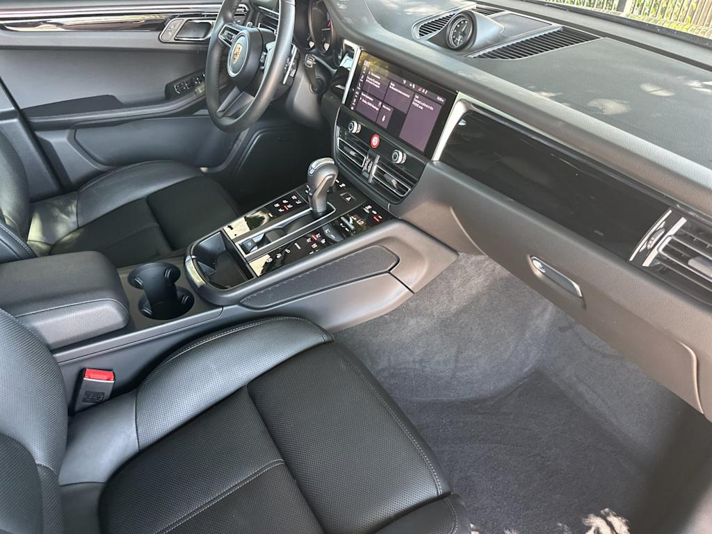 Thumbnail: 2026 Porsche Macan - 13