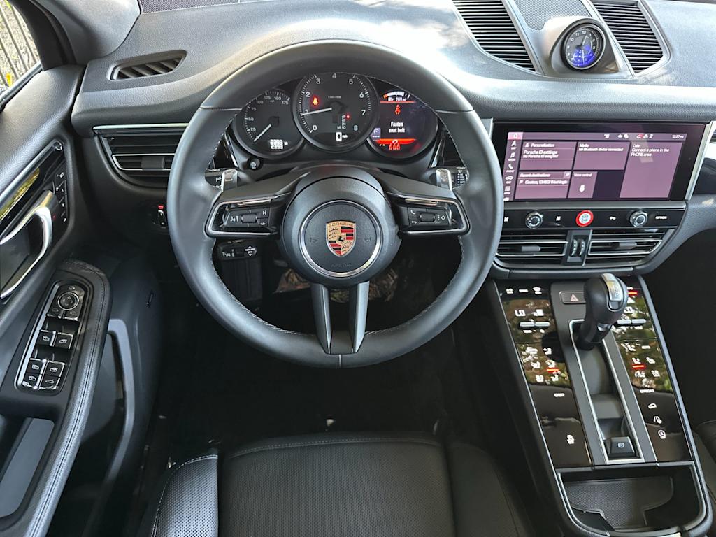 Thumbnail: 2026 Porsche Macan - 12