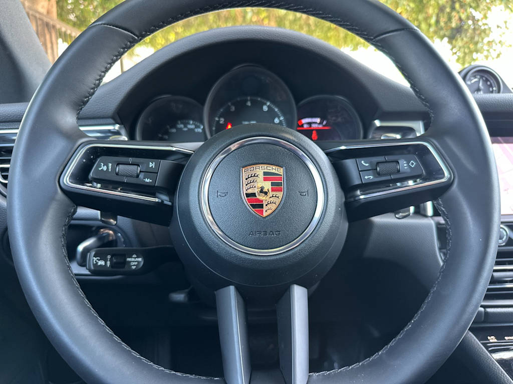 Thumbnail: 2026 Porsche Macan - 29