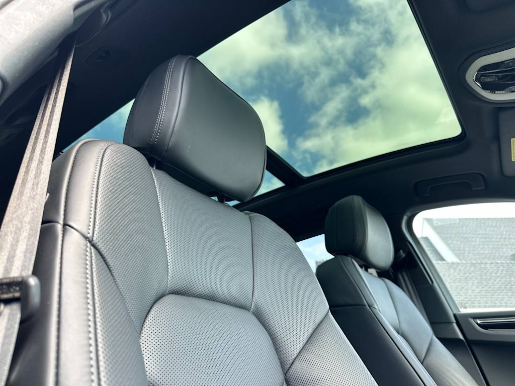 Thumbnail: 2026 Porsche Macan - 24