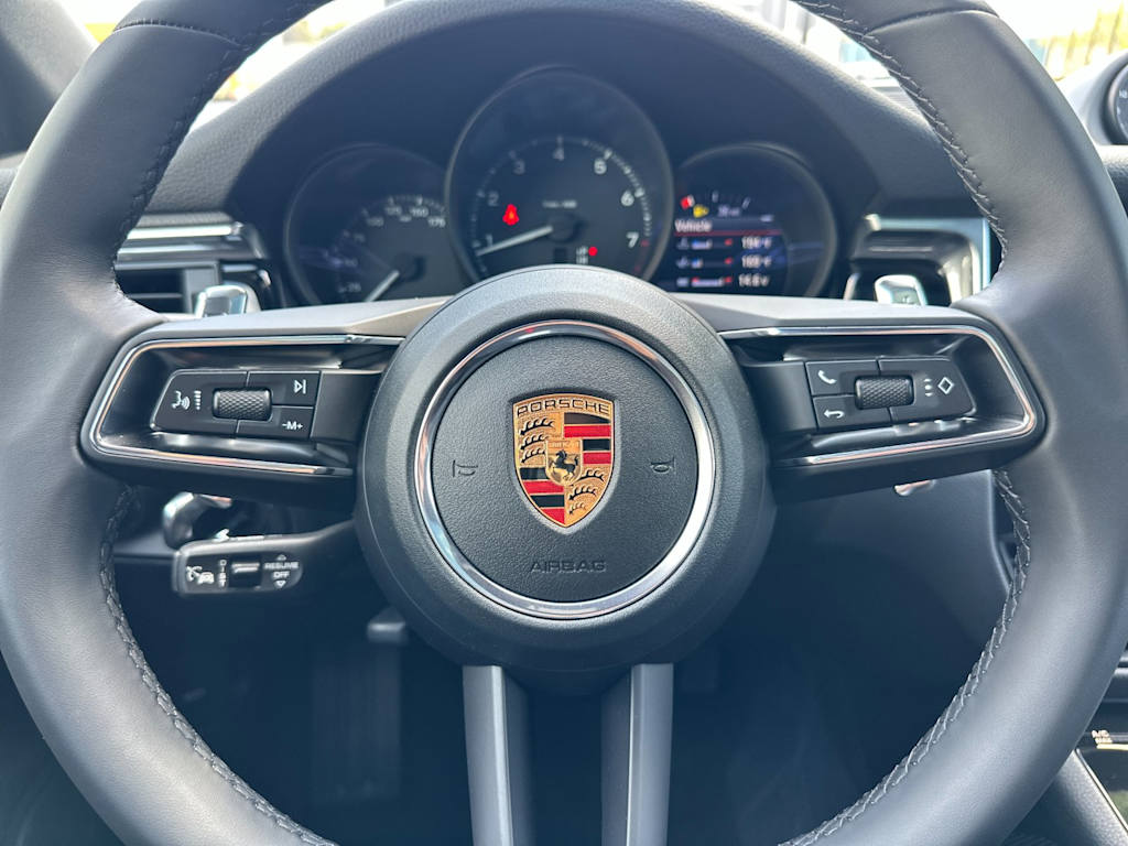 Thumbnail: 2026 Porsche Macan - 30