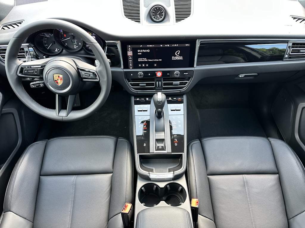 Thumbnail: 2026 Porsche Macan - 9
