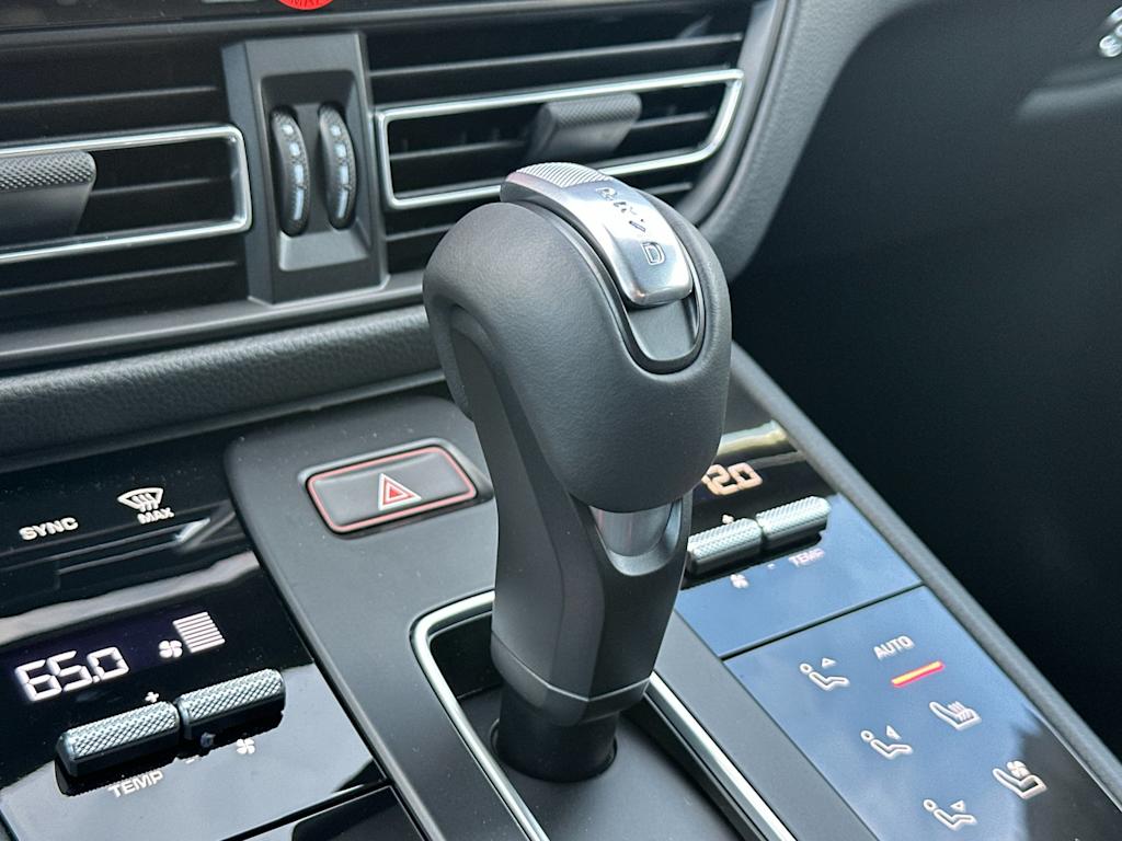 Thumbnail: 2026 Porsche Macan - 29