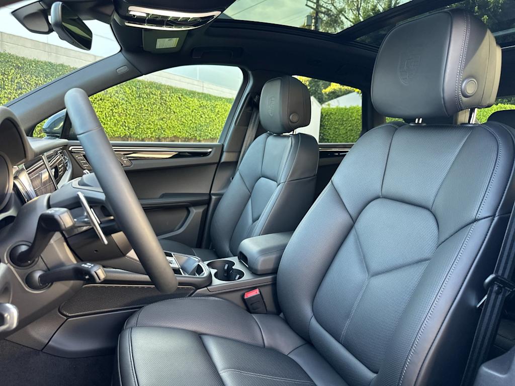 Thumbnail: 2026 Porsche Macan - 11