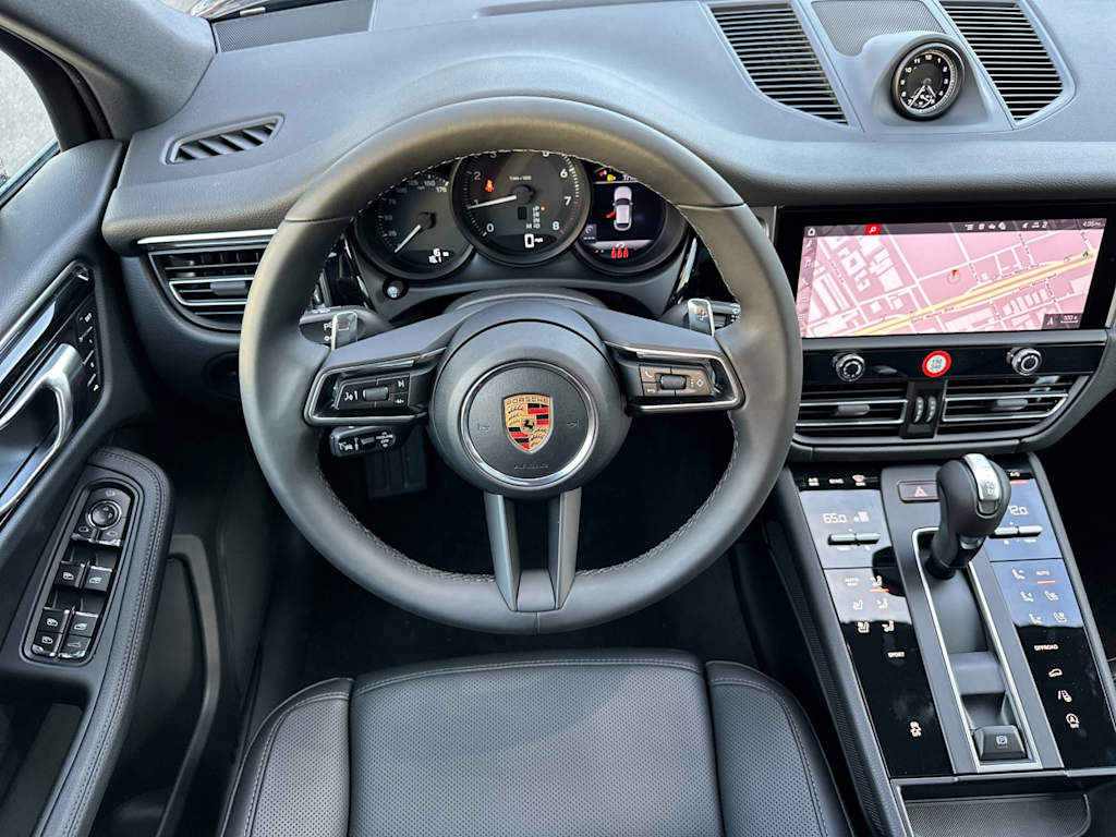 Thumbnail: 2026 Porsche Macan - 9