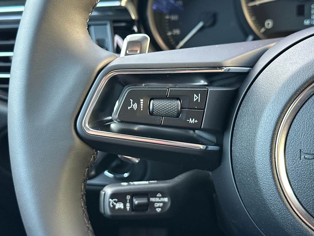 Thumbnail: 2026 Porsche Macan - 30